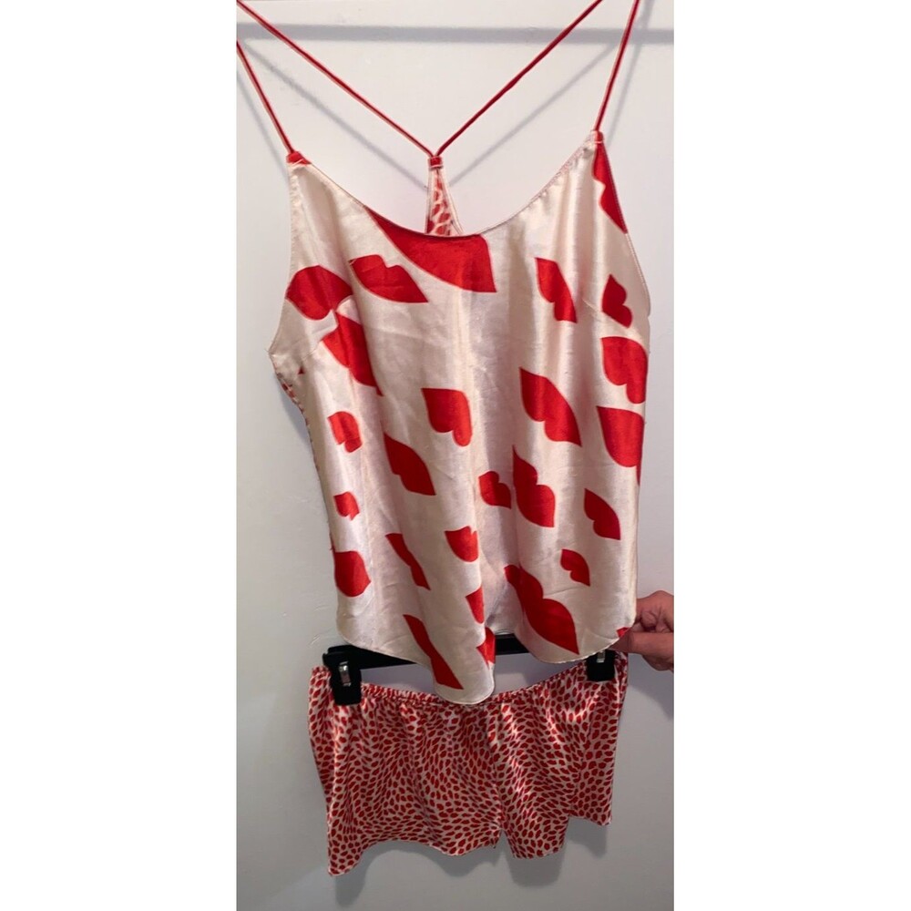 Victoria's Secret 2 Pc Set Cami & Shorts lips red sexy Satin M racerback kises